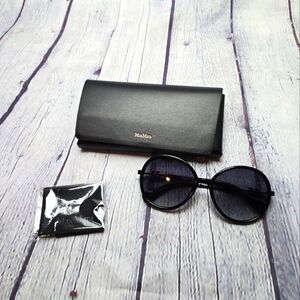 MaxMara Elegant Round Black Sunglasses And Case